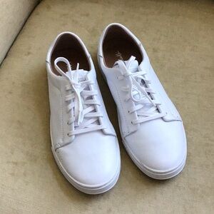 Ladies white Court leather running shoes